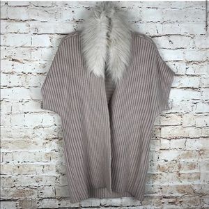 Jennifer Lopez cardigan with faux fur